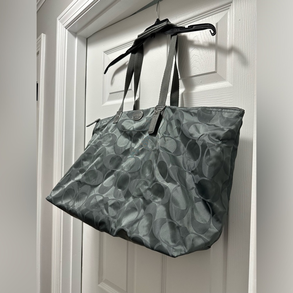 Coach Getaway Weekender Gray Signature Nylon Tote - Picture 4 of 8